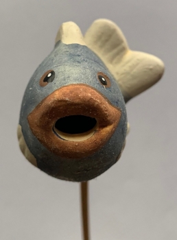 Fisch Keramik auf Stab, blau